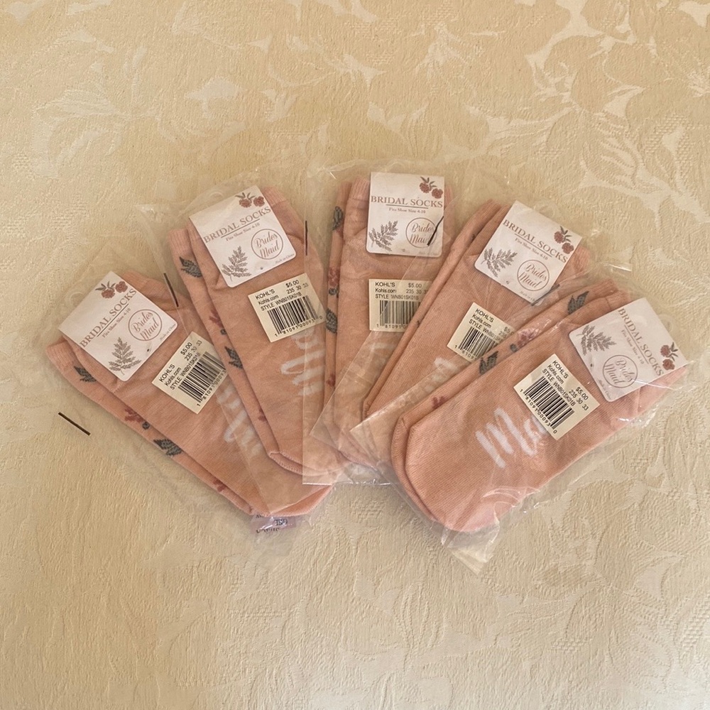 NWT!  Matching bridesmaid socks - pretty in pink!  Machine washable - size 4-10